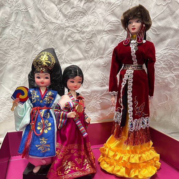 Multi-cultural Dolls - Picture 1 of 2